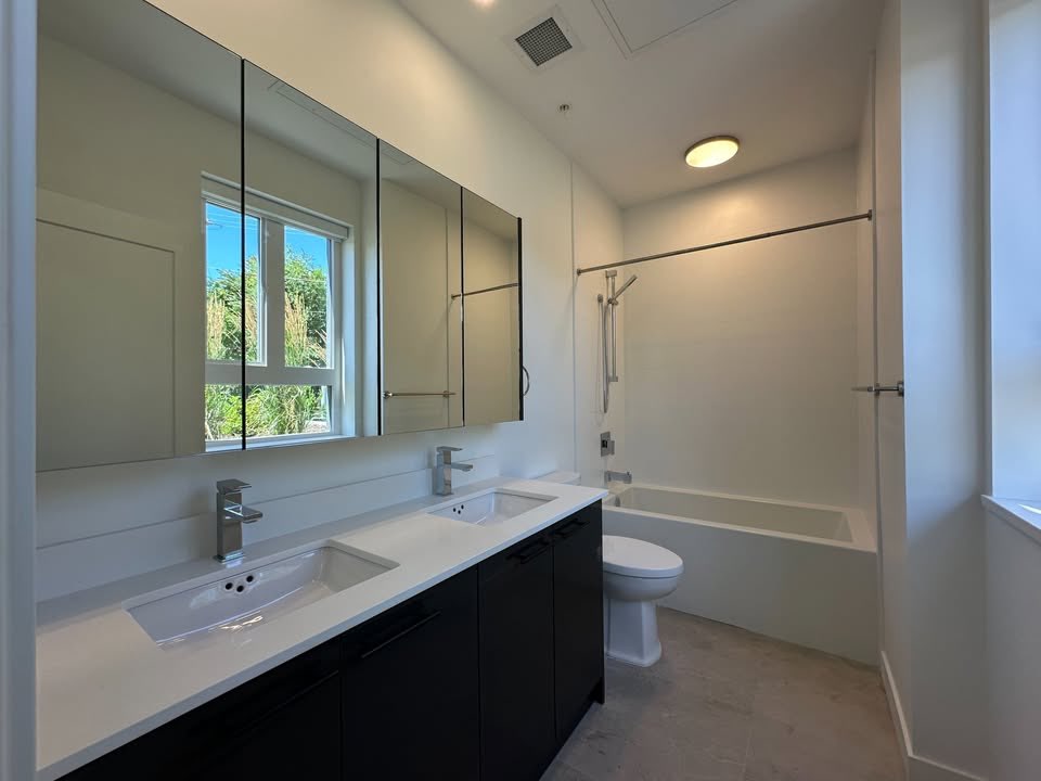 Bathroom — original